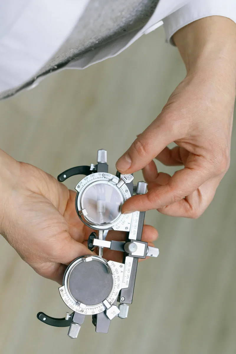 Teste de vue au magasin Veyre un Regard by Audrey Optique aux Martres-de-Veyre.